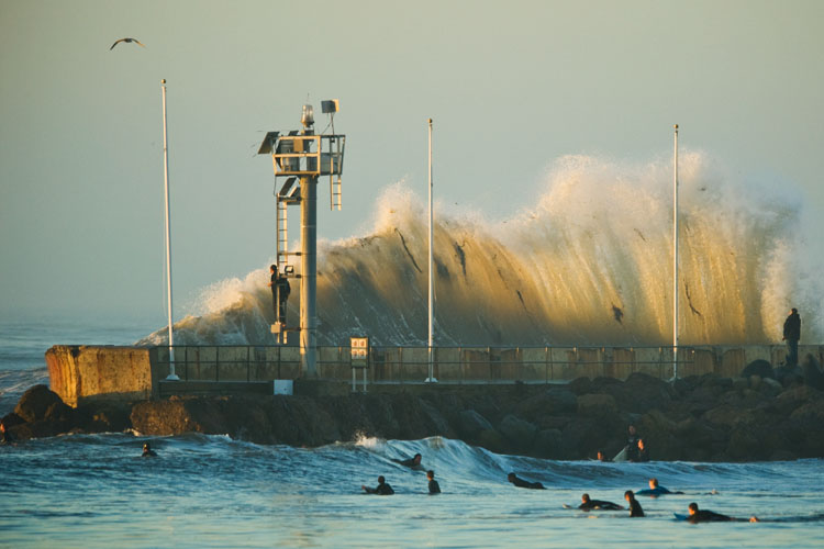 santa barbara breakwater