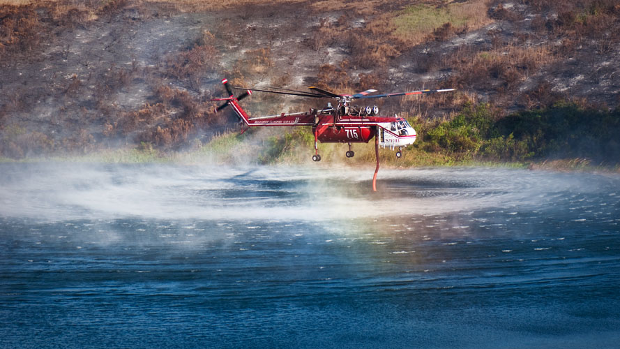 fire helicopter refilling