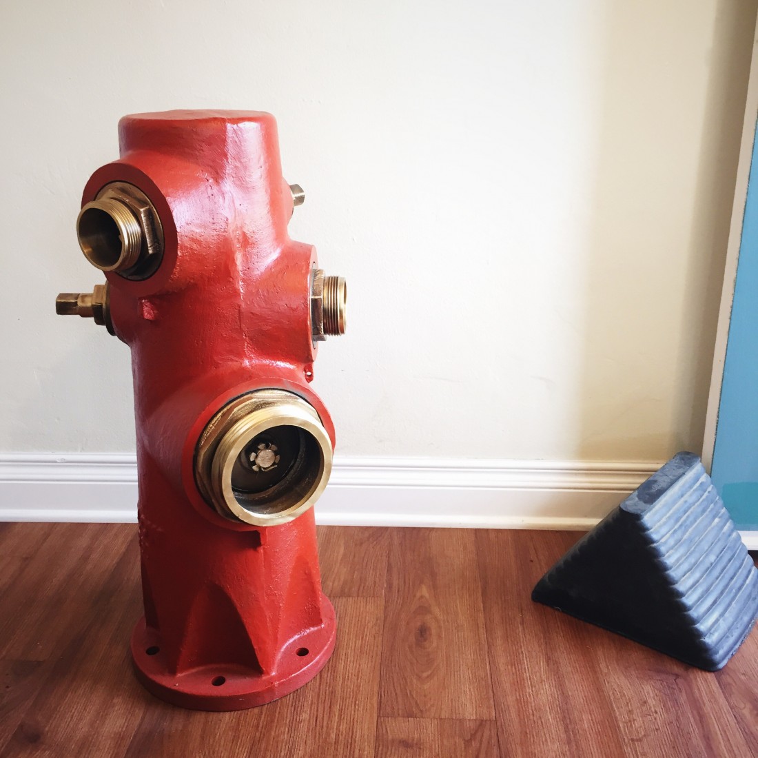 Restore an old fire hydrant to make awesome office art! Zinkwazi